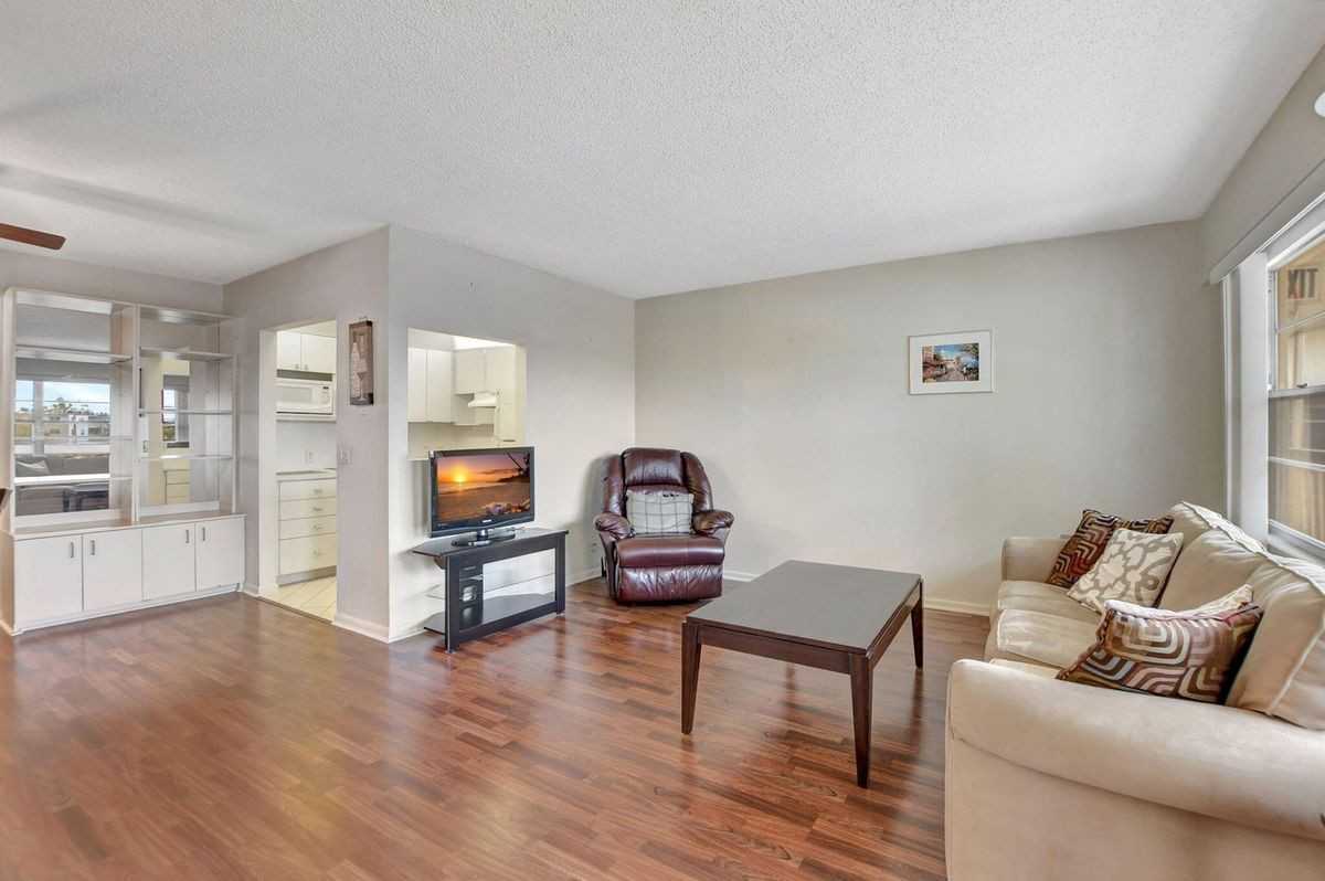 30 Mansfield A - Photo 3 of 25