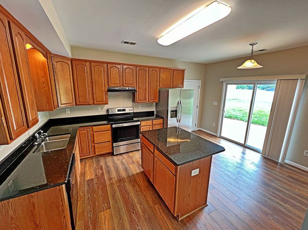 209 School St - Photo 2 of 13