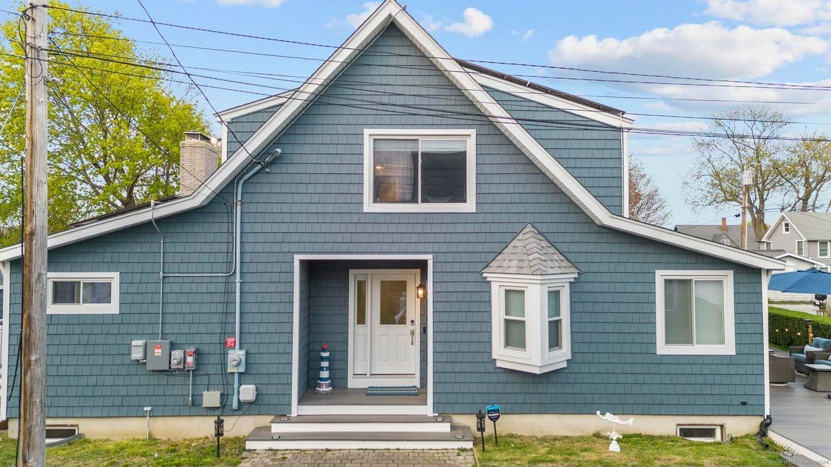 58 Chapman Ave - Photo 3 of 25