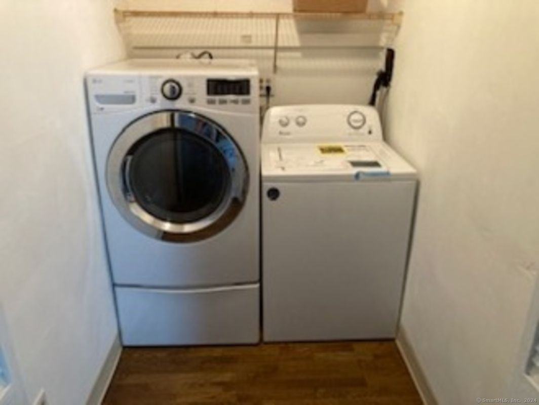 28 Comstock St - Photo 3 of 8