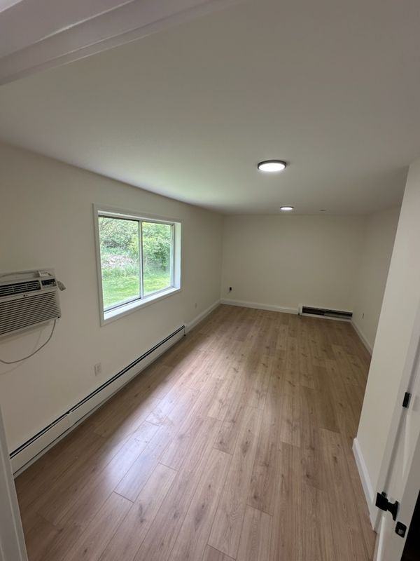 16 Anna Ct - Photo 2 of 7