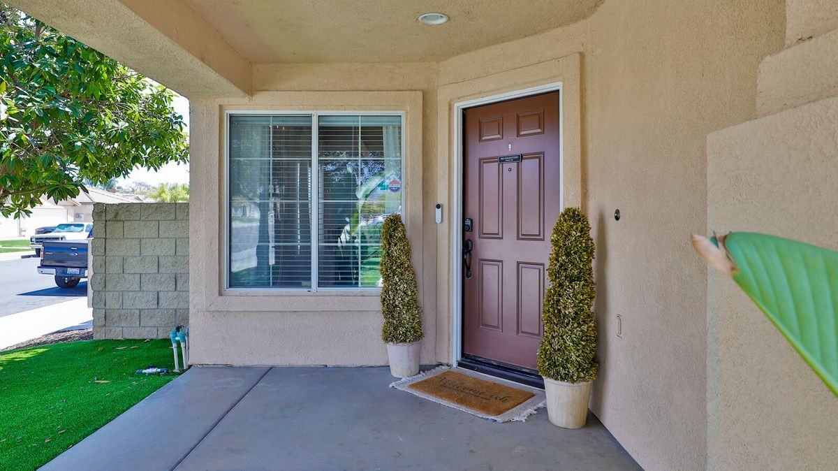 31755 Granville Dr - Photo 3 of 25