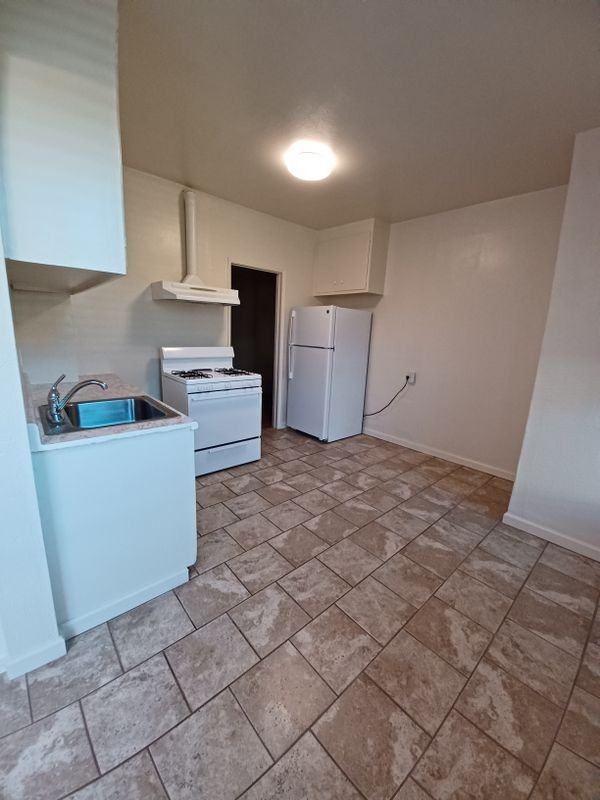 931 S 8th St - Photo 3 of 7