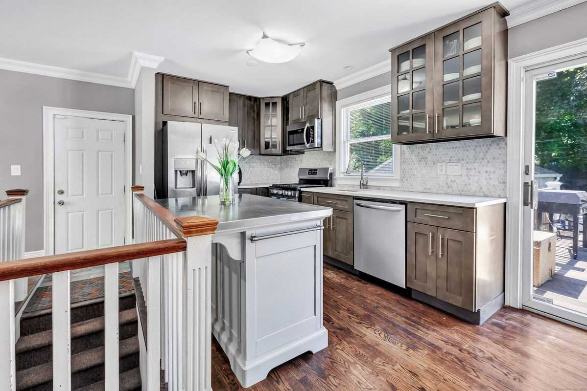 1033 Old Town Rd - Photo 2 of 25