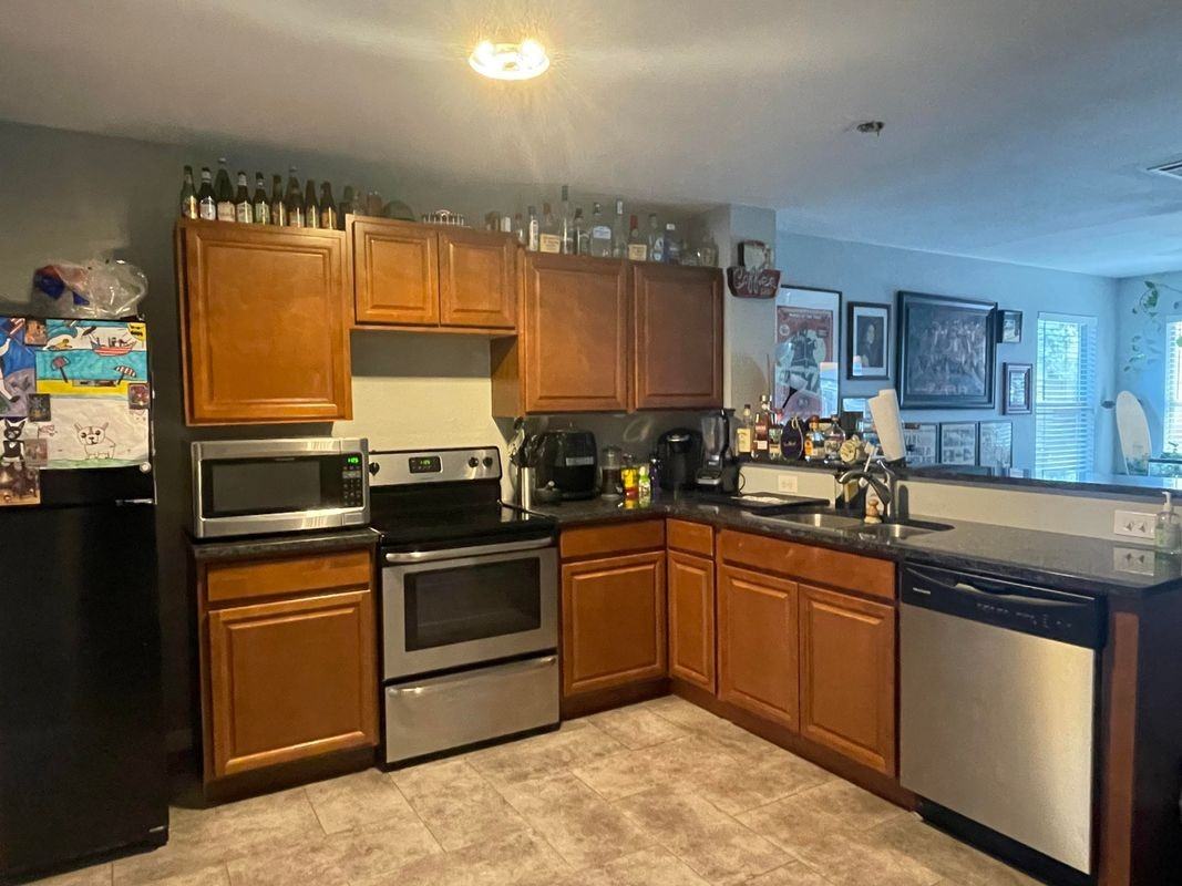 2109 Brewers Pl - Photo 3 of 10