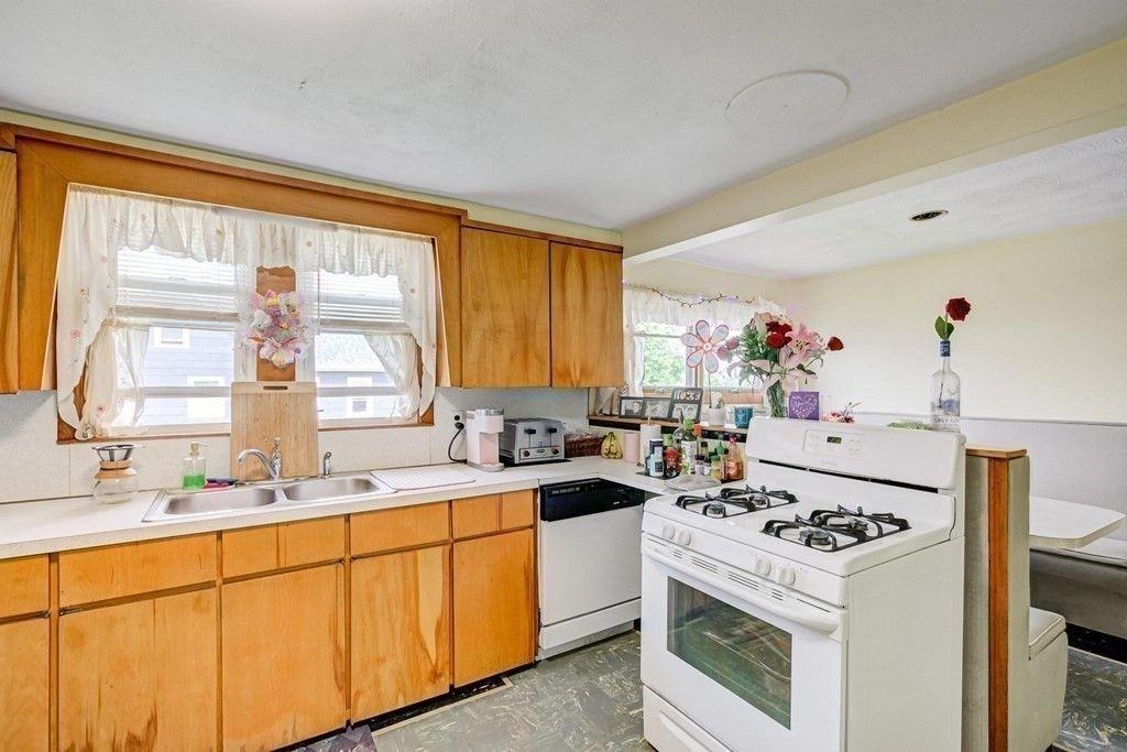 38 Cross St ##3 - Photo 2 of 14