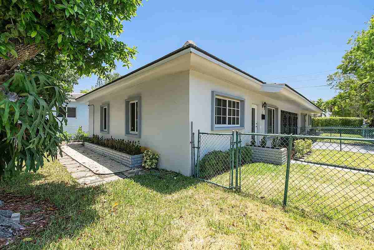 1 Ne 48th St - Photo 3 of 13