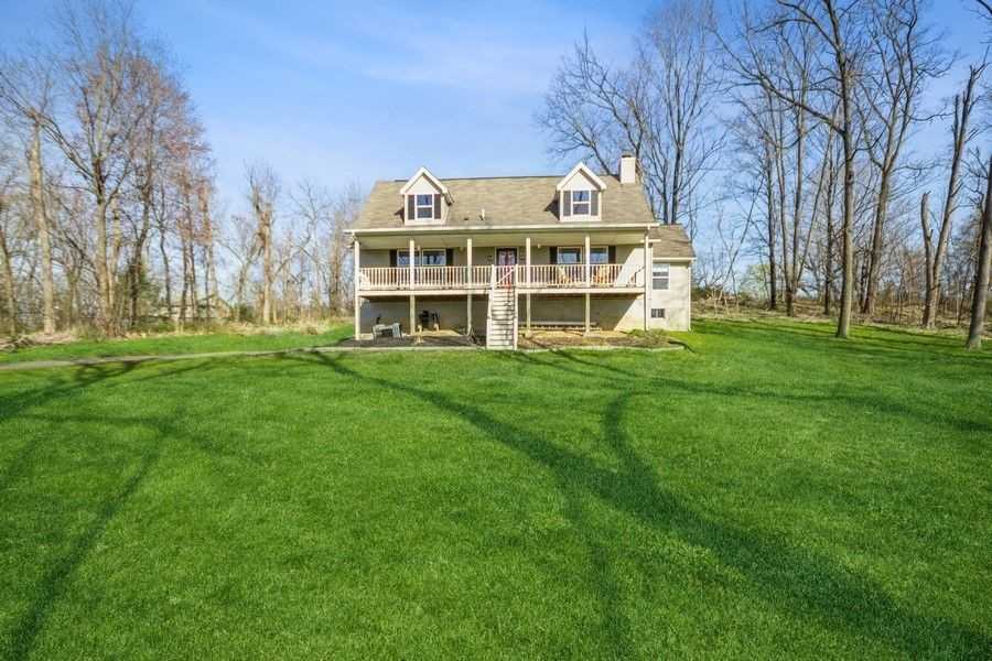 100 Loudon Dr - Photo 2 of 24