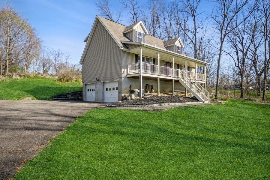 100 Loudon Dr - Photo 3 of 24