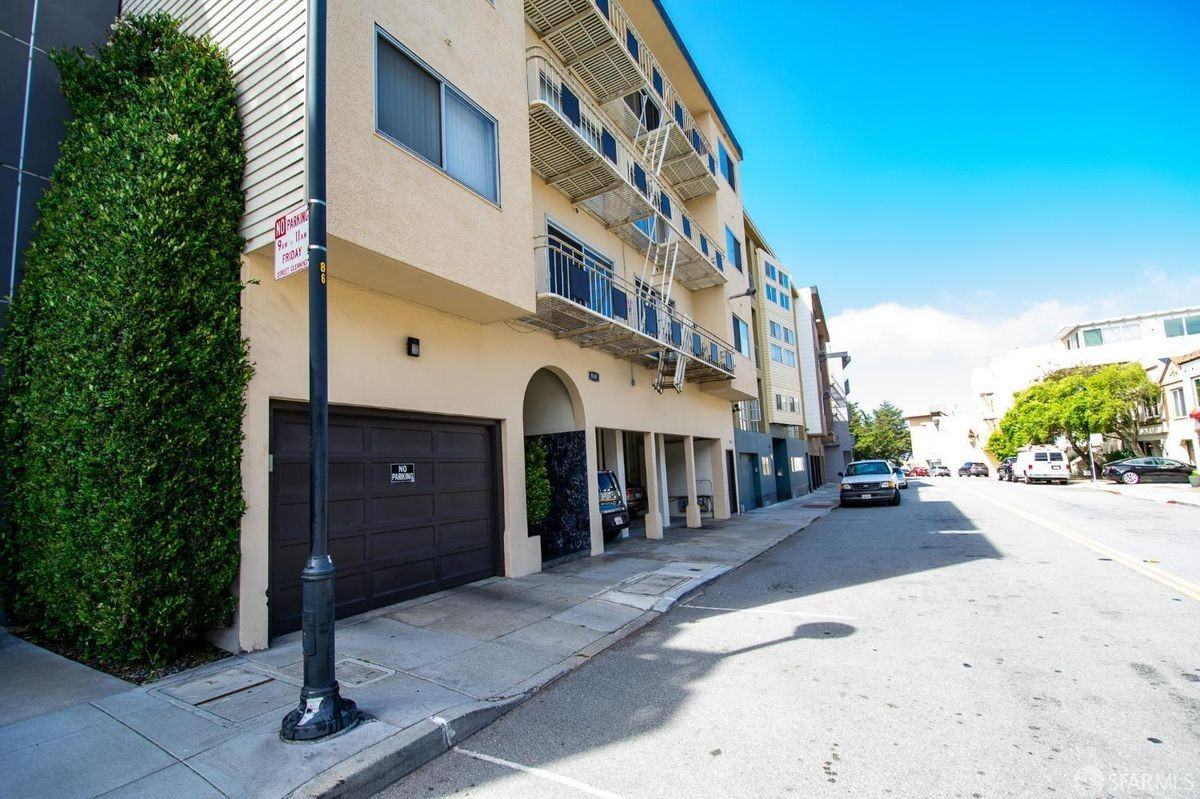 860 Corbett Ave ##103