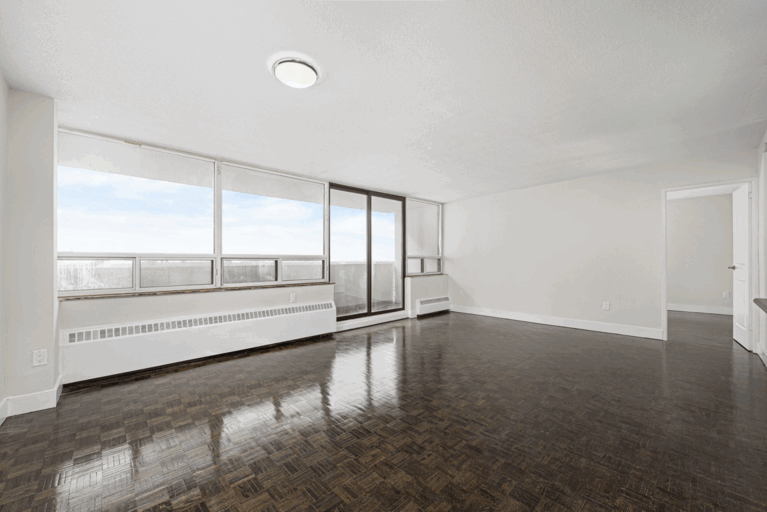 2397 FINCH AVE W - Photo 3 of 11