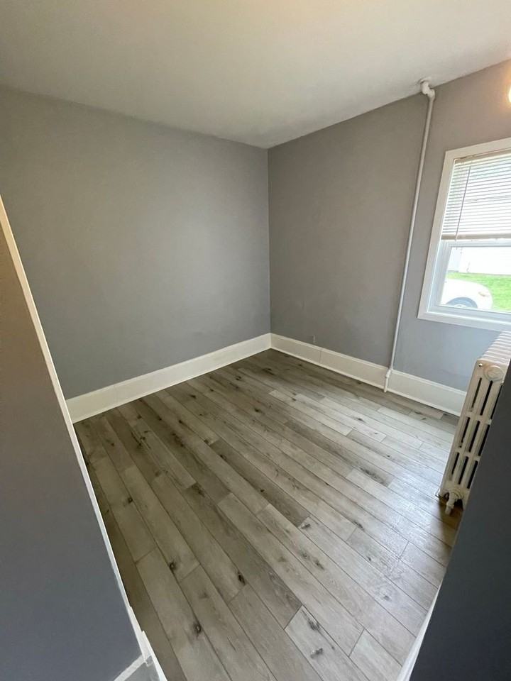 321 N 4th Ave - Photo 3 of 8