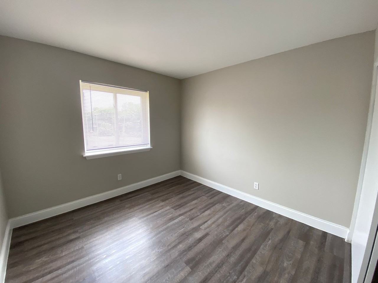Peoria Flats - Photo 6 of 19