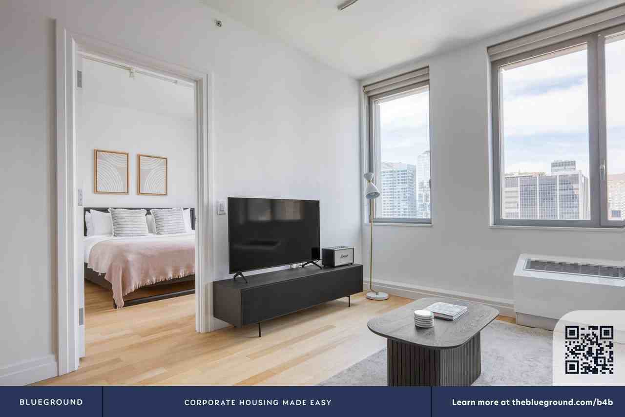 550 West 54th Street - Photo 6 of 36
