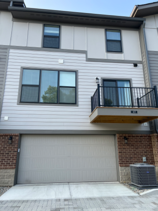 677 Golborne Street - Photo 5 of 36