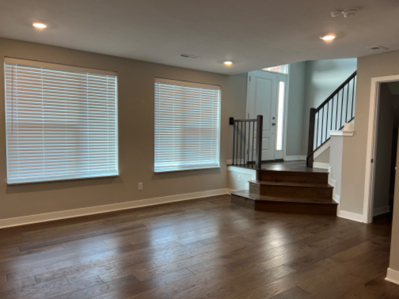 677 Golborne Street - Photo 6 of 36