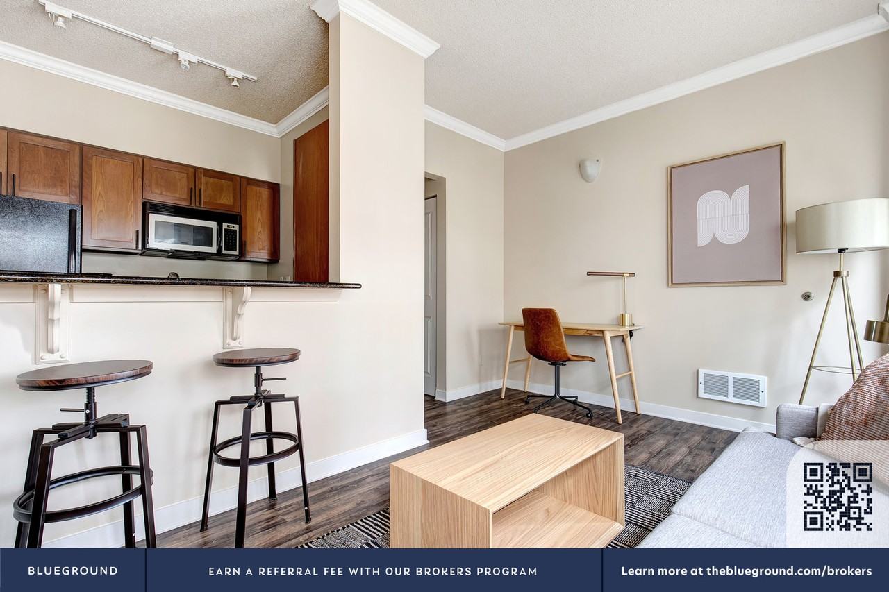 1406 Western Avenue - Photo 5 of 35