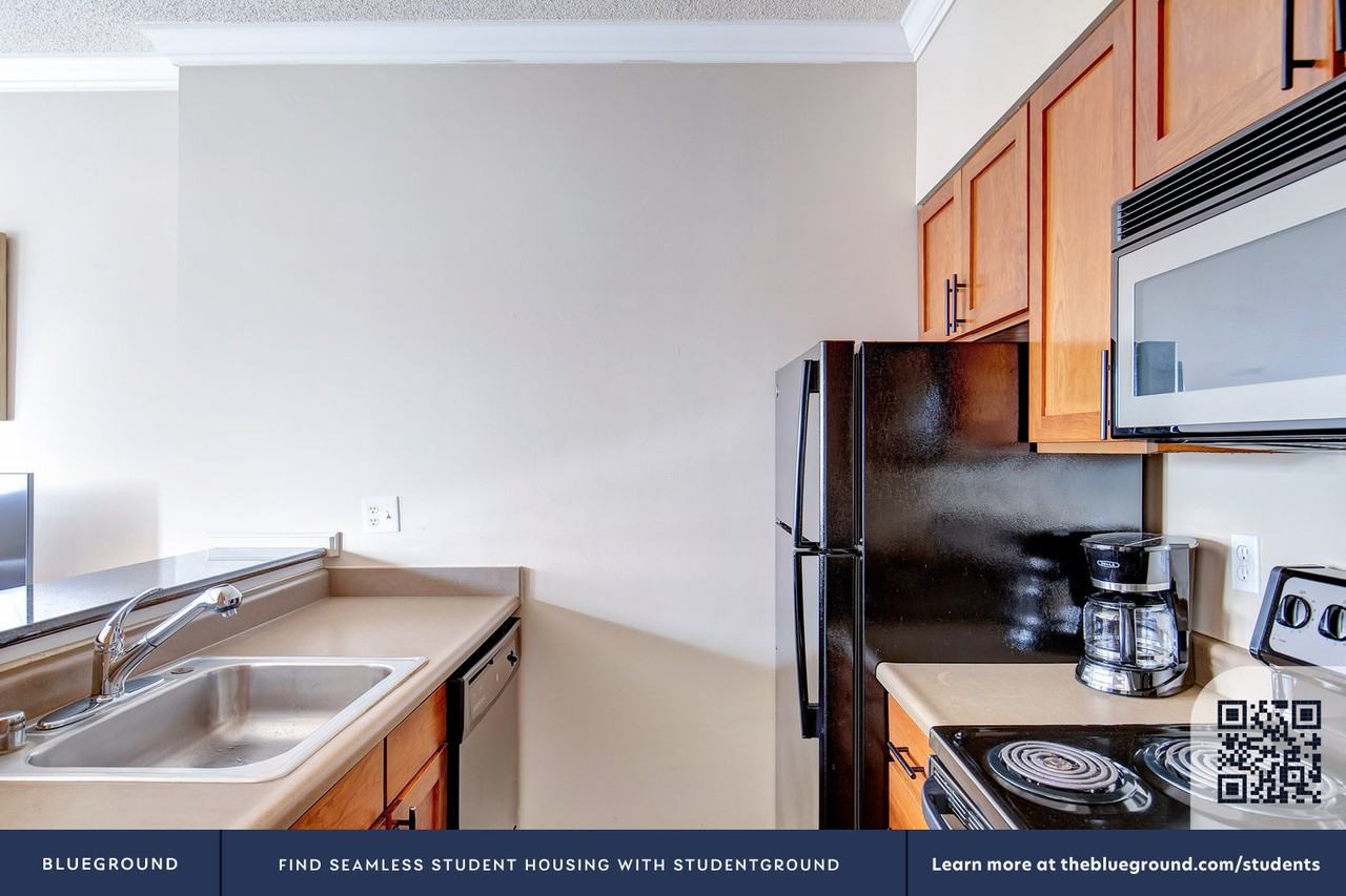 1406 Western Avenue - Photo 7 of 35