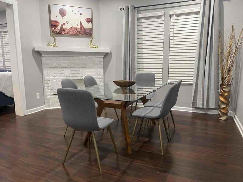 1418 Boulevard Southeast - Photo 2 of 11