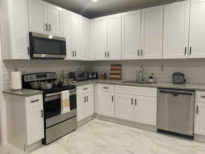 1418 Boulevard Southeast - Photo 3 of 11