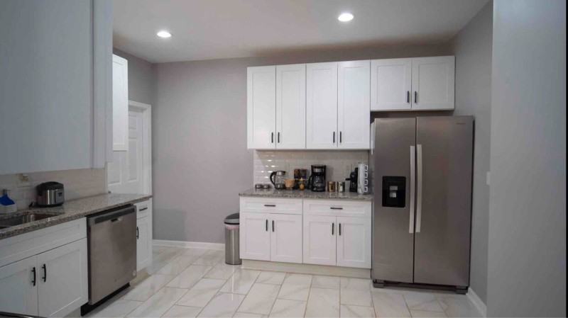 1418 Boulevard Southeast - Photo 4 of 11