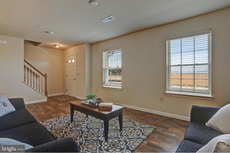 744 Farmwood Ln - Photo 2 of 13