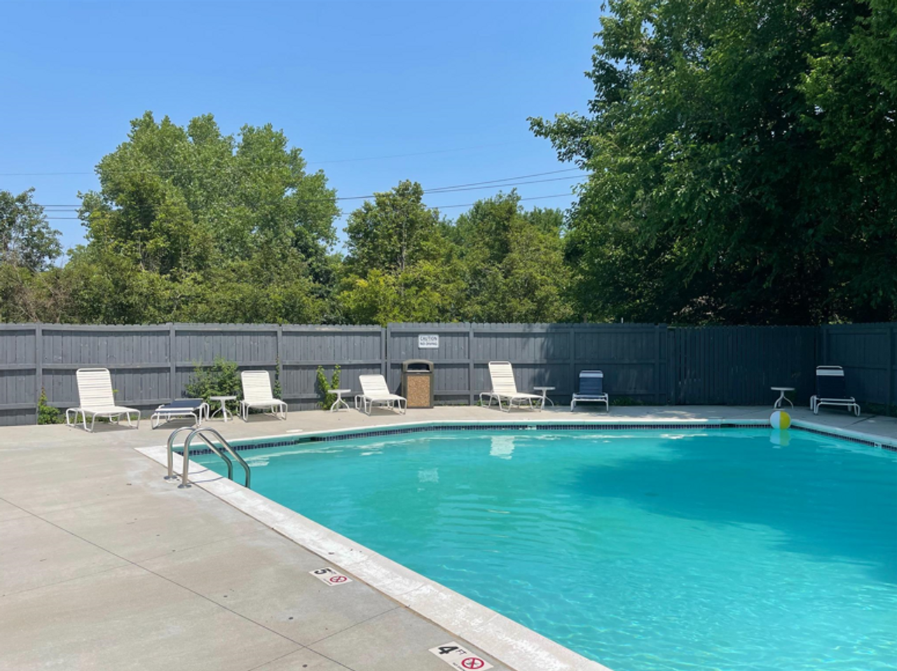 549 Graystone Dr - Photo 3 of 7