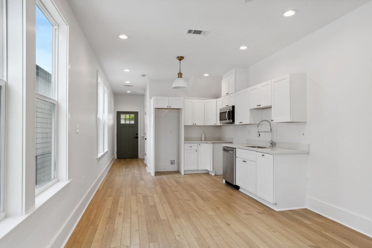 2725 - 2727 Third Street - Photo 3 of 11