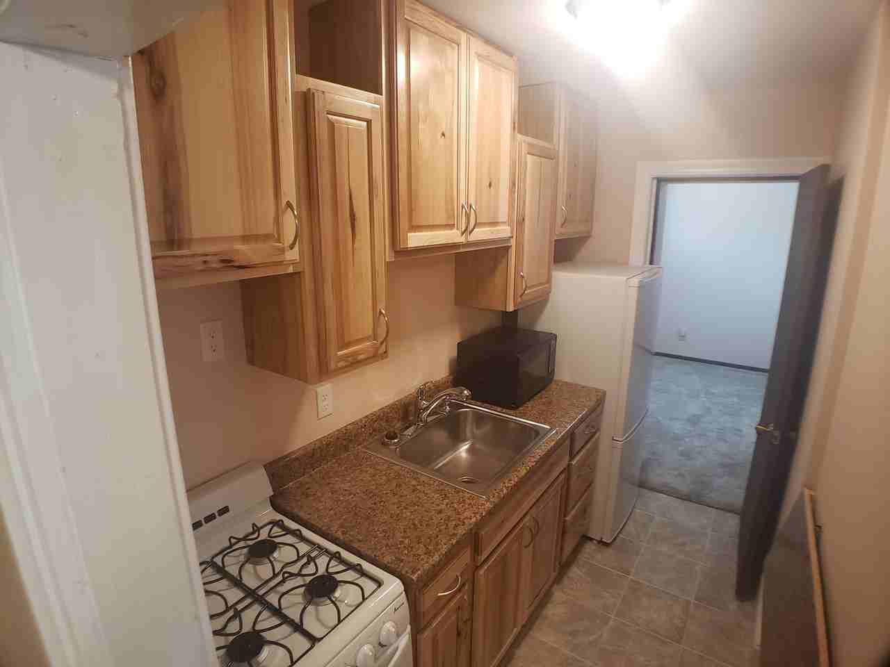 109 E School St #3 - Photo 5 of 8