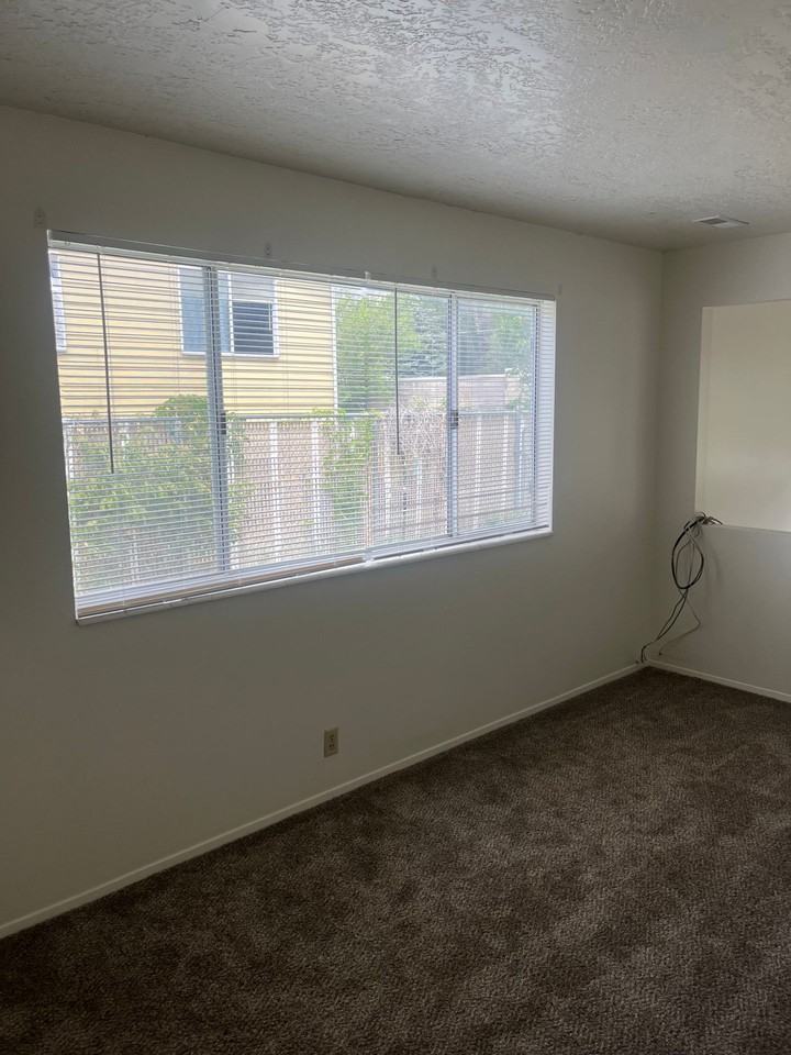 7831cd - Photo 2 of 2