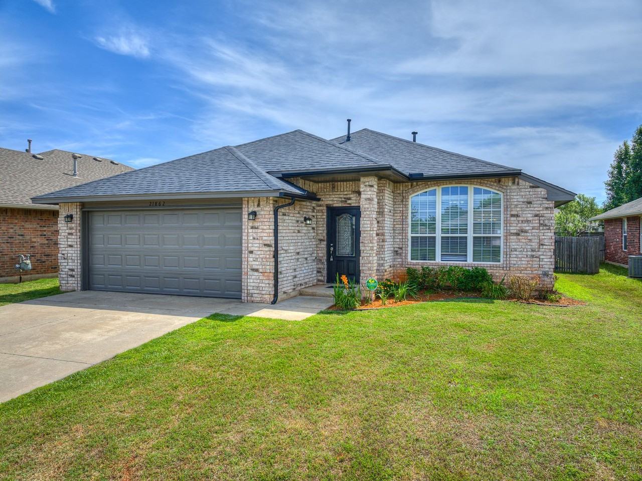 21862 Meadow Mist Cir - Photo 2 of 27