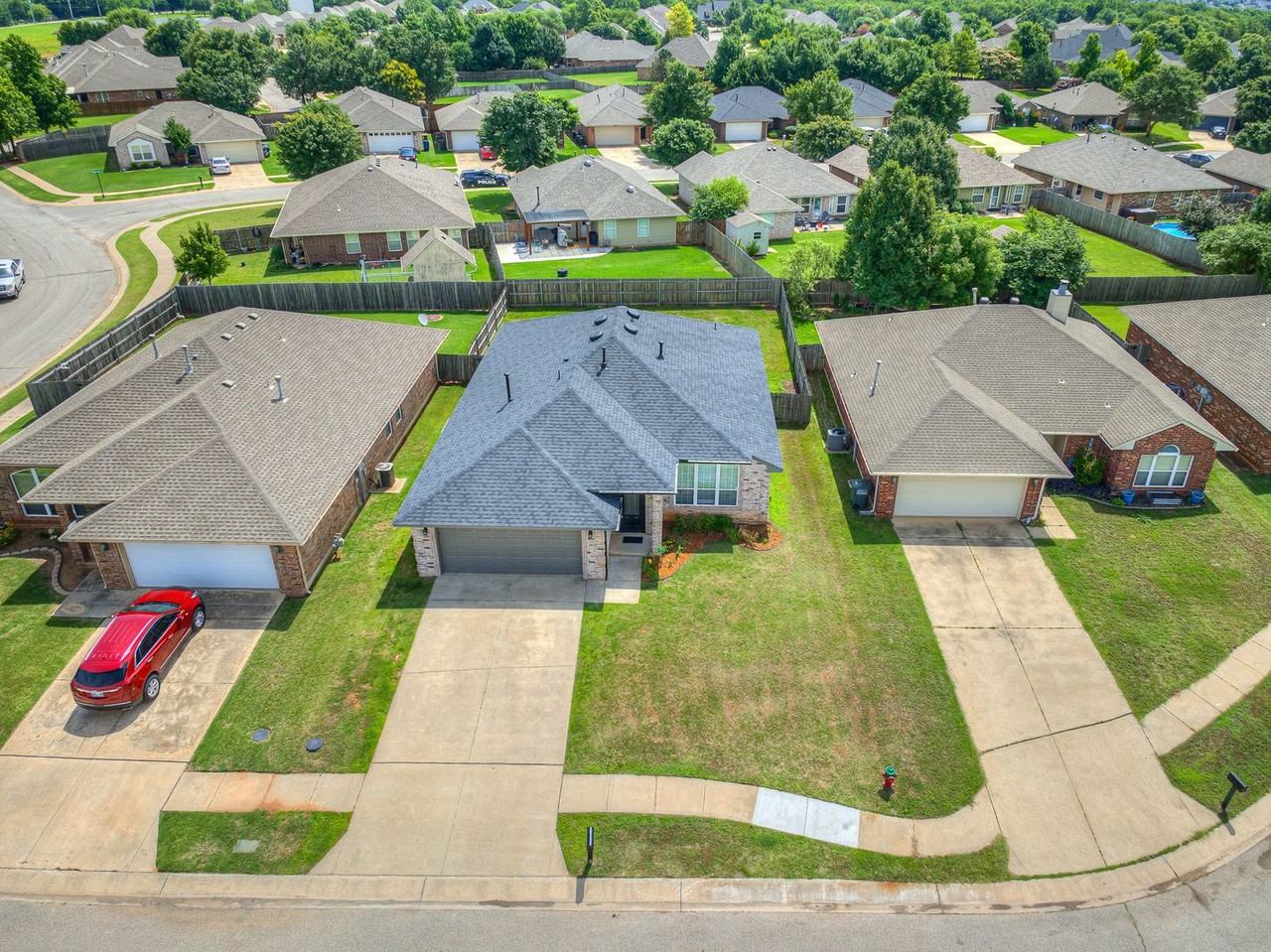 21862 Meadow Mist Cir - Photo 3 of 27