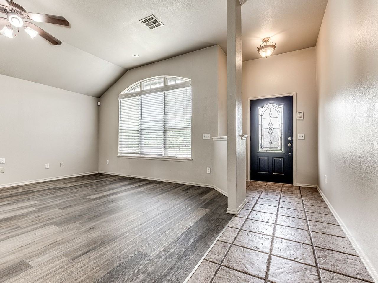 21862 Meadow Mist Cir - Photo 4 of 27