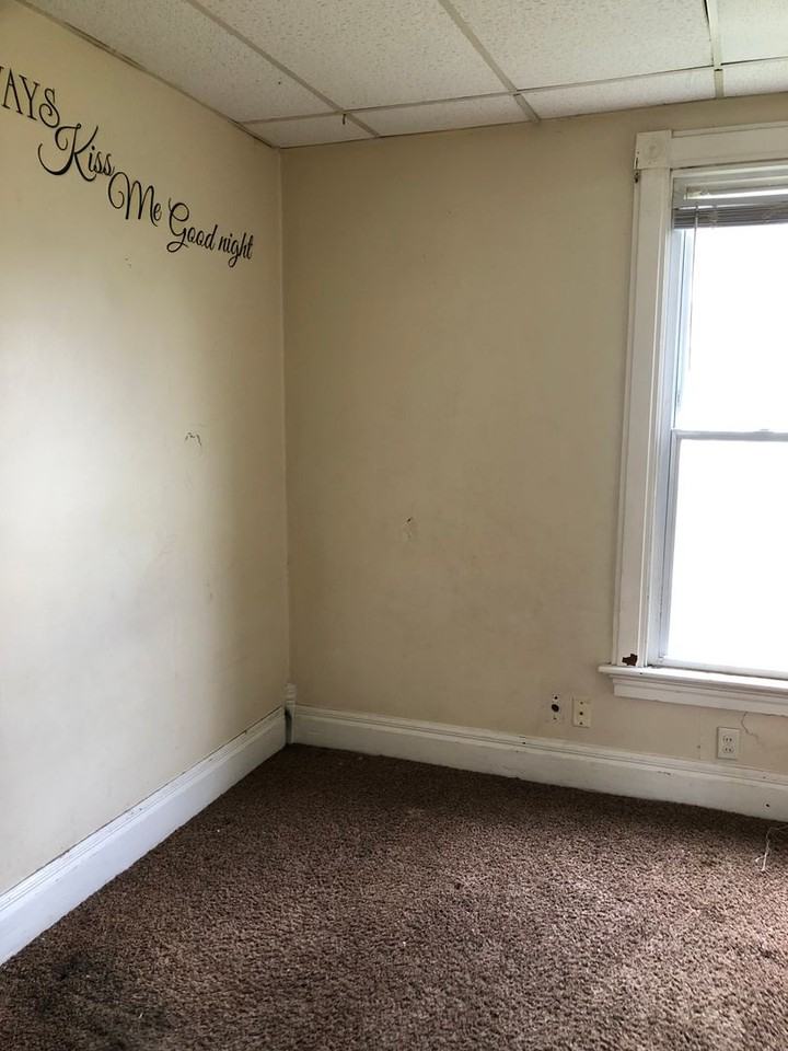 620 40th St - Photo 2 of 4