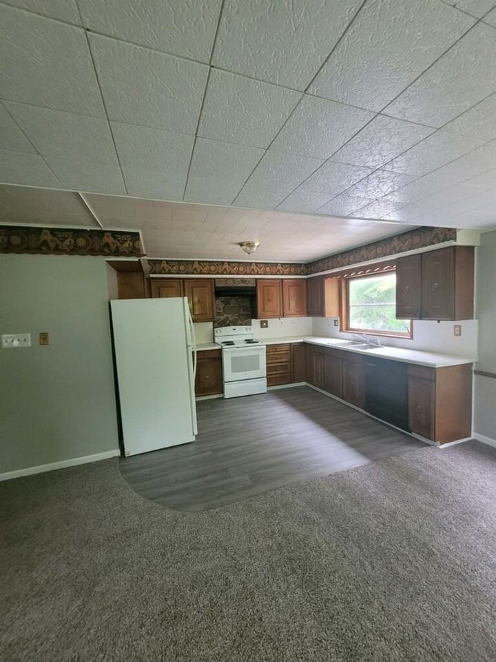 1306 Michigan Ave - Photo 3 of 9