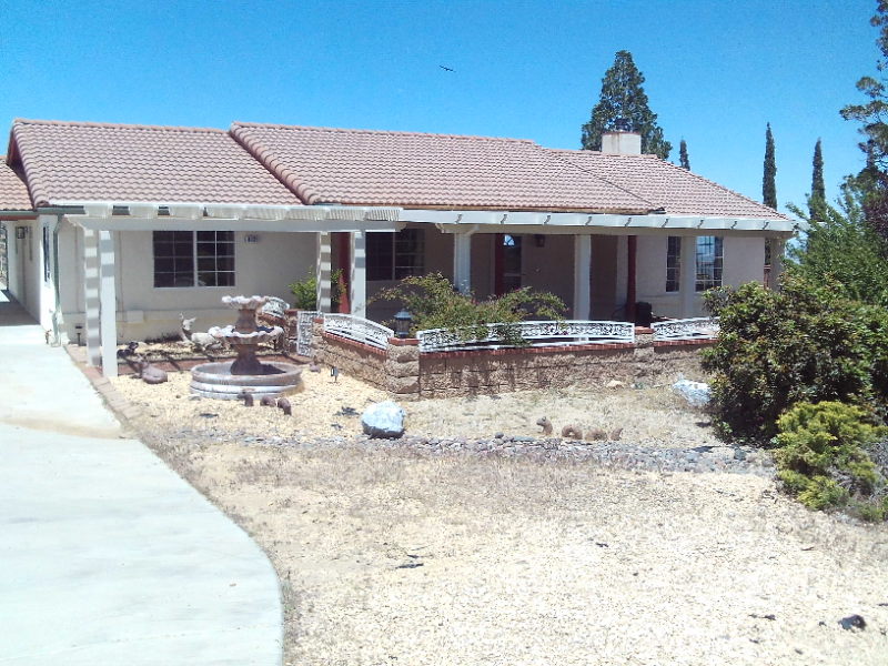 8838 Desert View Rd - Photo 2 of 12