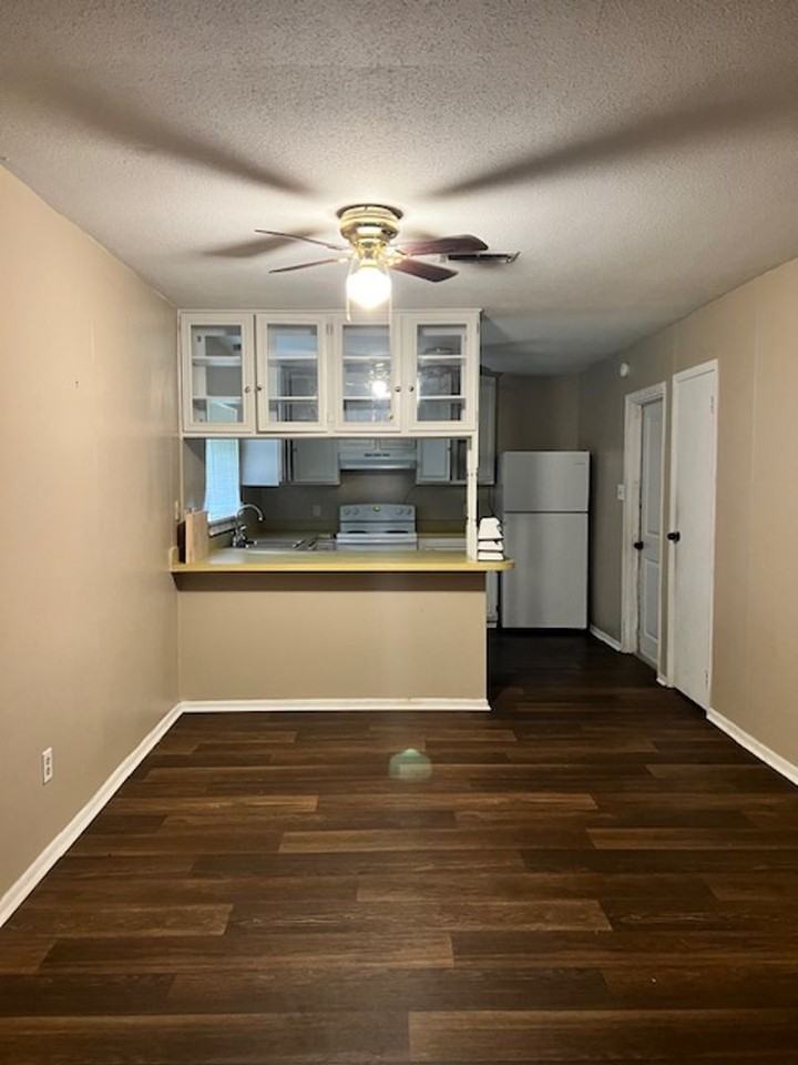 2612 Del Monte Ave - Photo 3 of 11