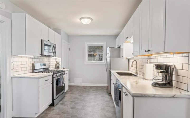 2020 Hills St - Photo 3 of 17
