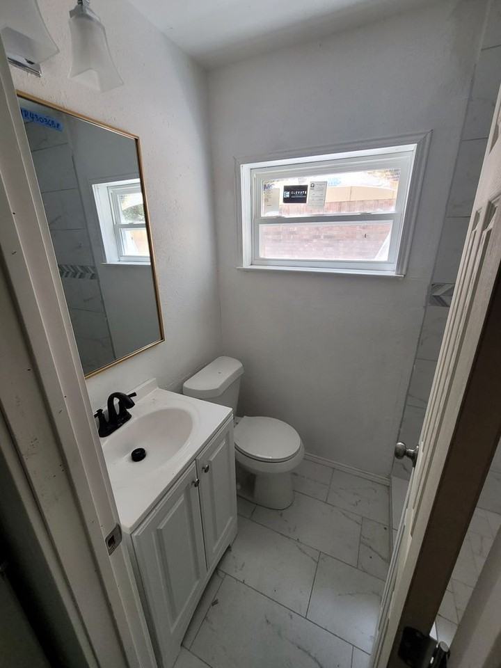 1825 Southstone Ln - Photo 6 of 11