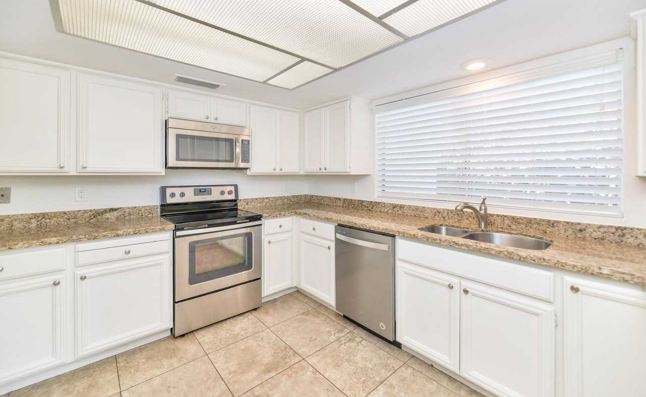 8430 E San Marino Dr - Photo 7 of 21