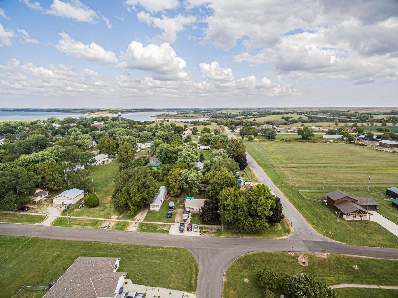 214 Whiting St - Photo 2 of 9