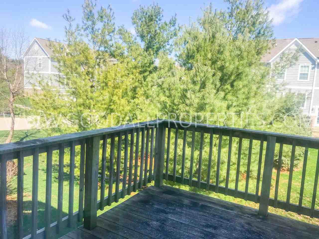 15305 Townsend Ave - Photo 4 of 17