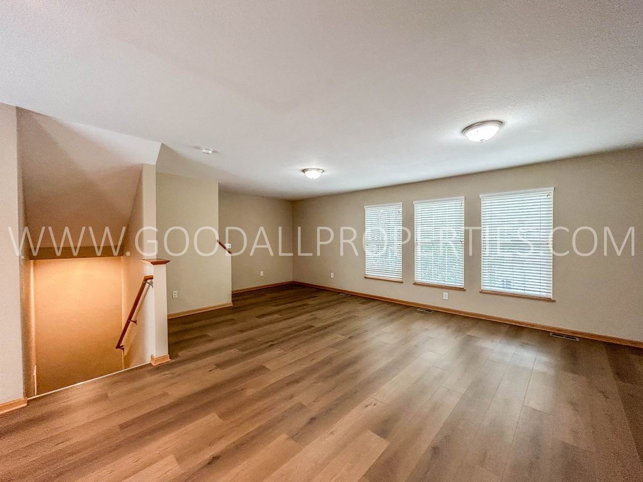 4304 154th St - Photo 5 of 13