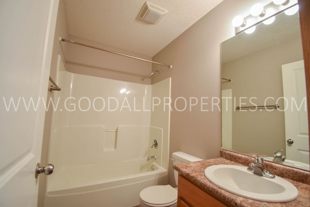 1140 Keystone Ln - Photo 7 of 15