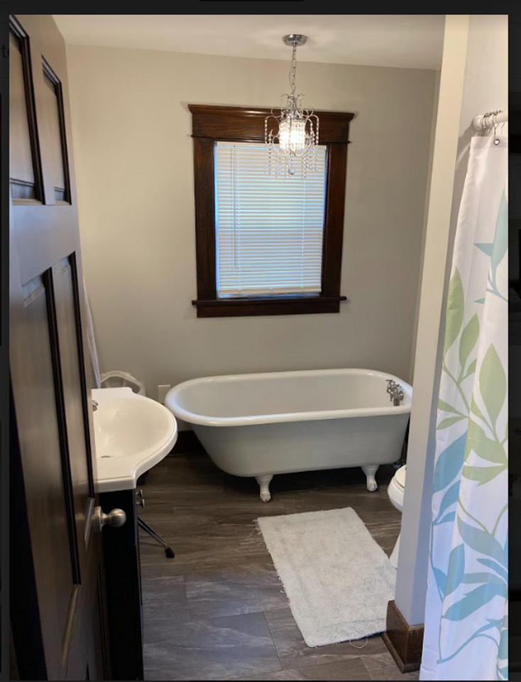 635 Cutler St - Photo 2 of 7