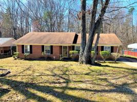 featured image of 2900 Glen Hollow Rd