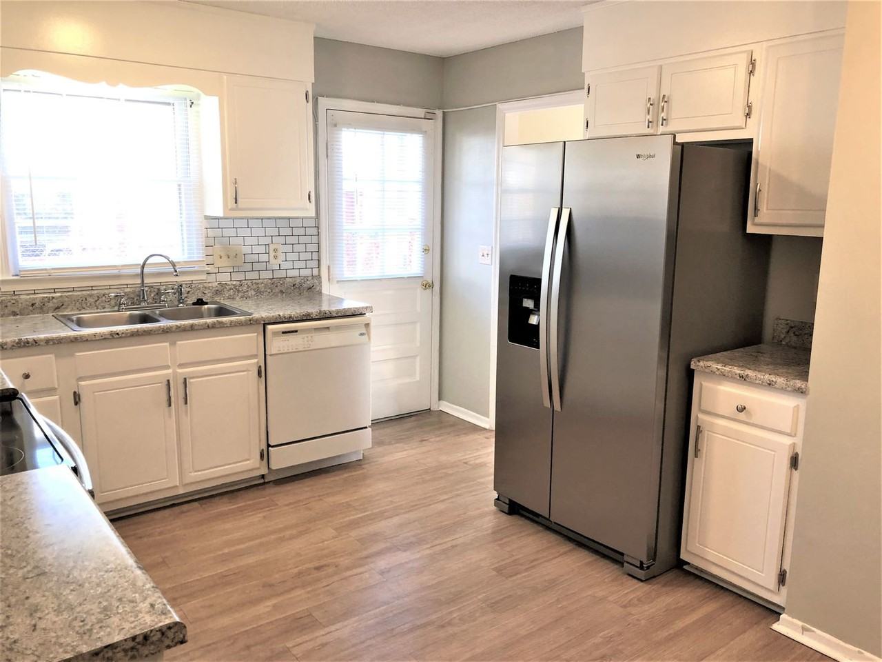 2900 Glen Hollow Rd - Photo 4 of 30