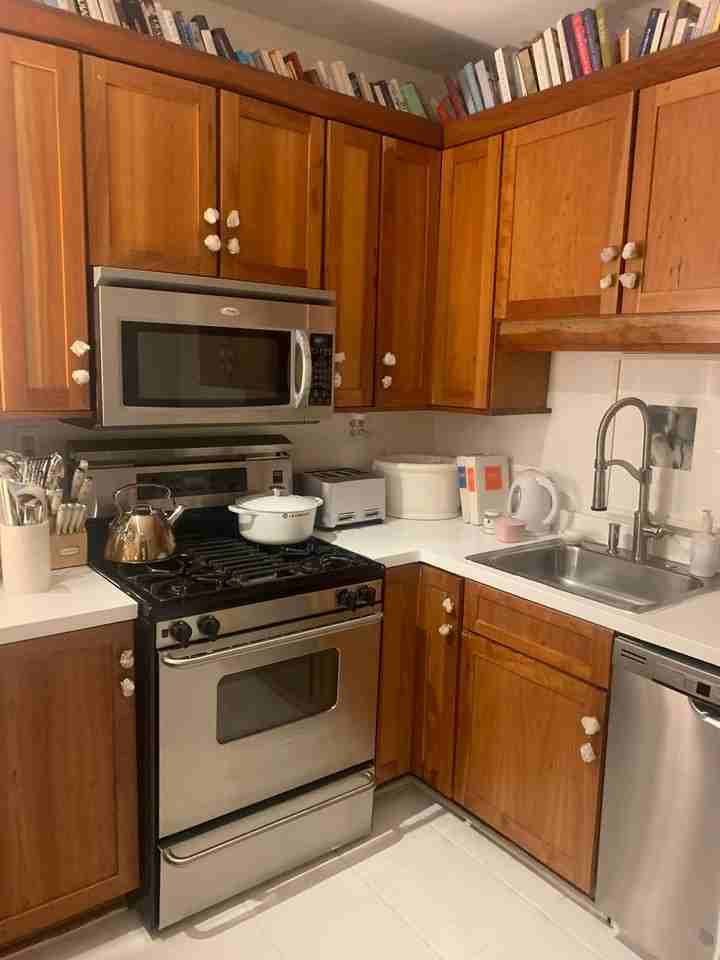 927 1/2 Saint James St - Photo 2 of 17