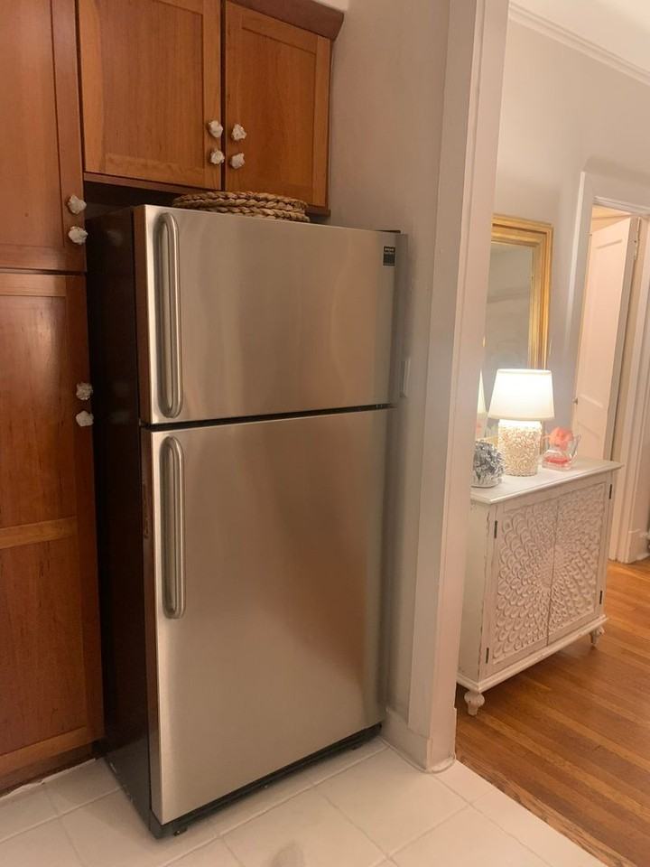 927 1/2 Saint James St - Photo 3 of 17