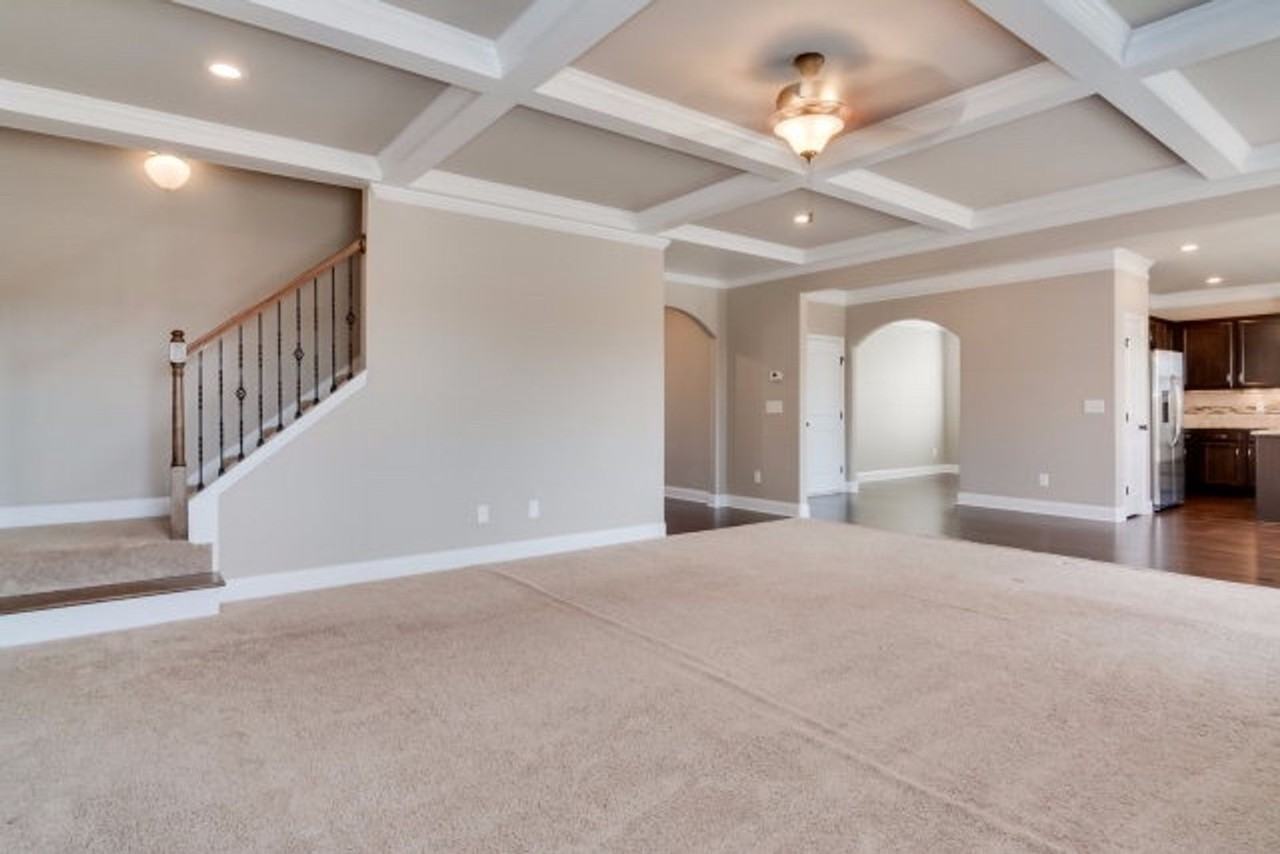 260 Wentworth Pl - Photo 4 of 37